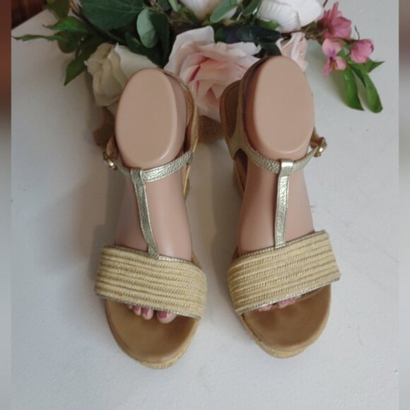 UGG sandal shoes for women size 10 - Picture 1 of 8